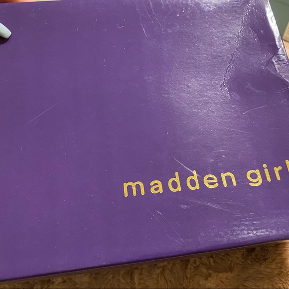 Gold Glitter Steve Madden Size 7 1/2. Never worn - Picture 7 of 7